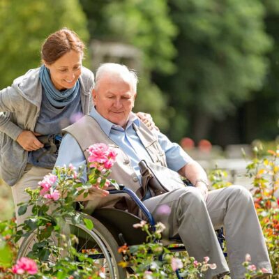 Traveling With a Loved One From Assisted Living: Real-World Tips for a Smoother Trip